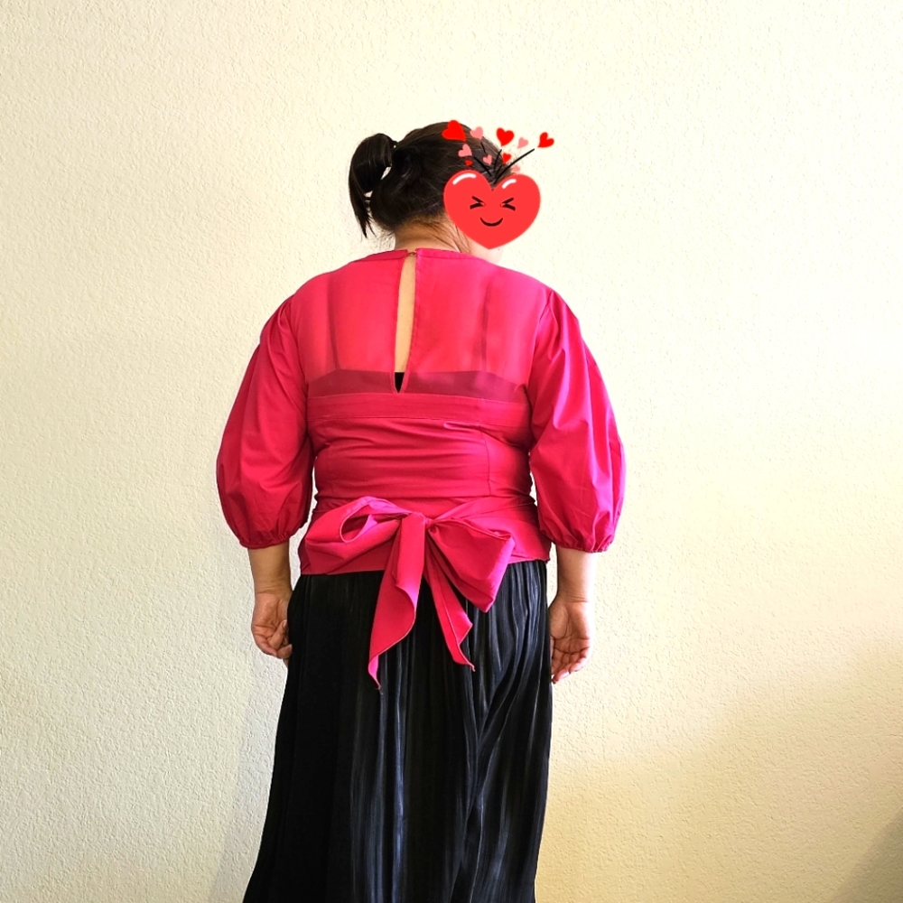 Tops/blouse with ling bow tie, fuschia pink, large to XL.
